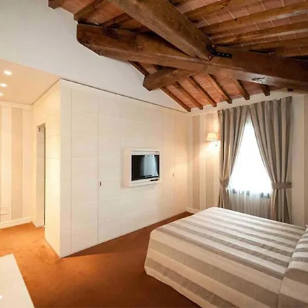 Molo 73 3* 엠폴리