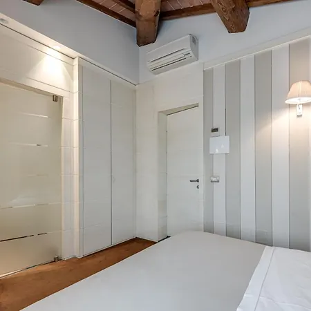 Molo 73 فندق مبيت وإفطار إِمبولي
